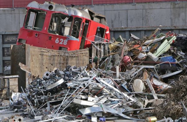 Lok 628 auf dem Abbruchgelände