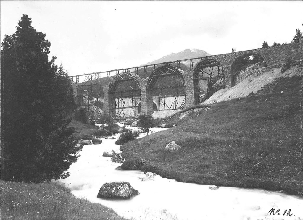 Viadukt Susauna im Bau - zwischen S-chanf und Cinuos-chel