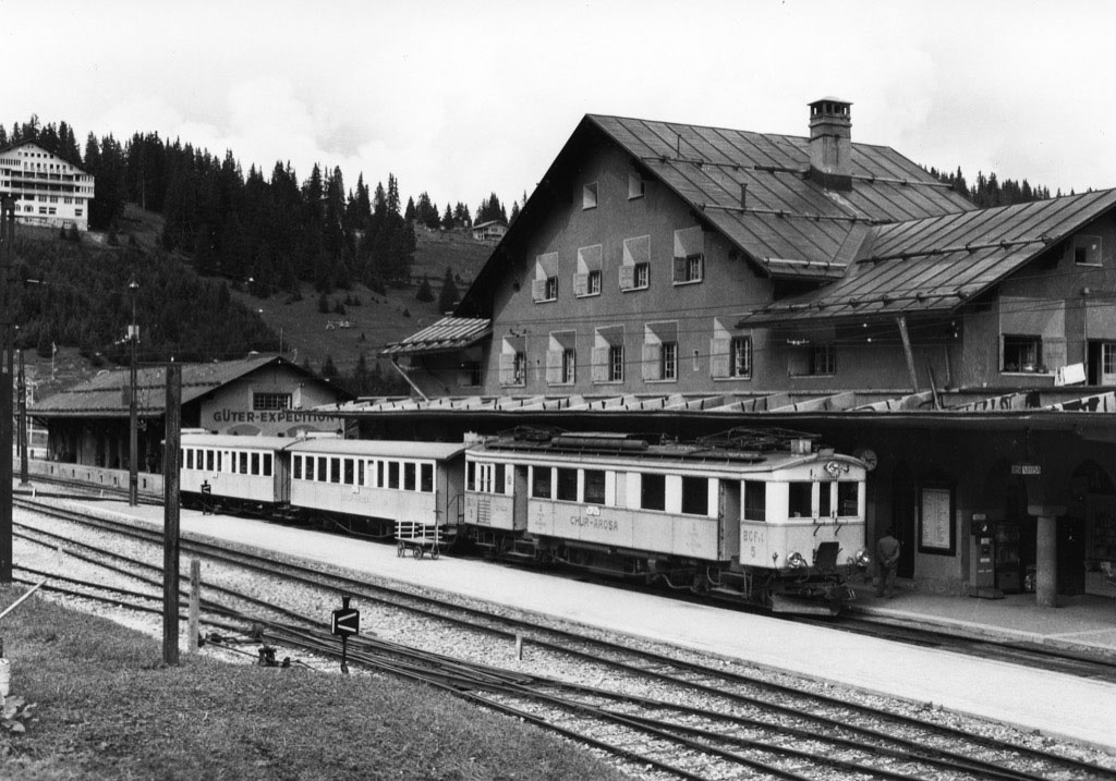 Bahnhof Arosa mit dem imposanten Bahnhofsgebäude