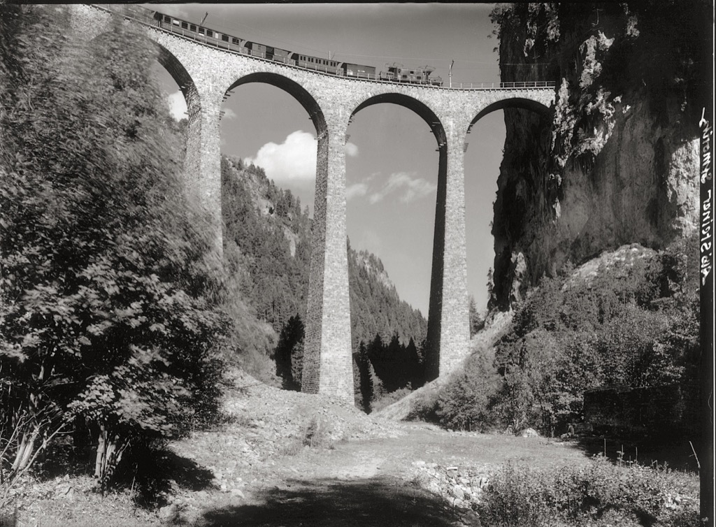 Das berühmteste Bauwerk der Albulabahn: der Landwasserviadukt